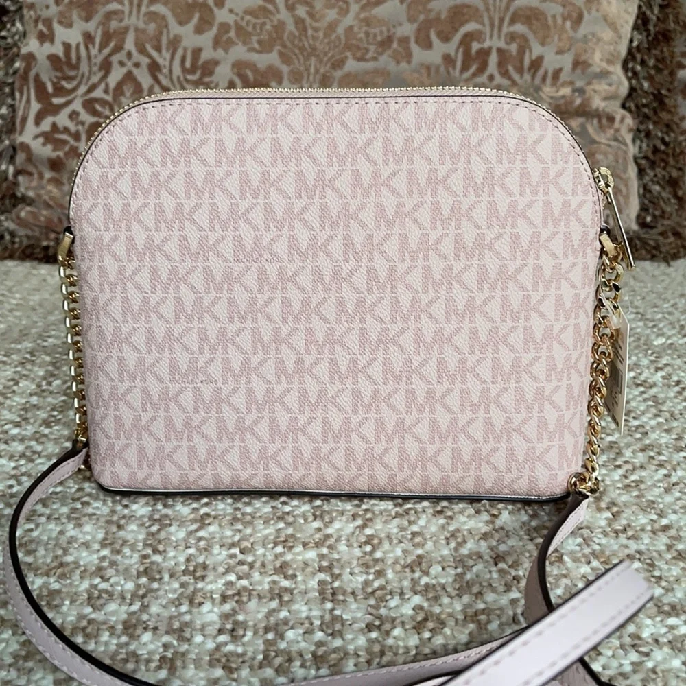 Michael Kors Jet Set Travel Medium Dome Crossbody